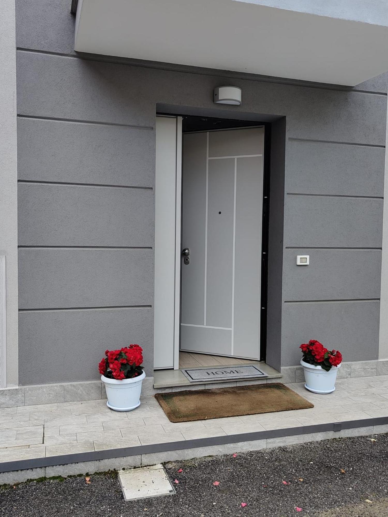 Grigio Perla Panigale, Villetta Con Giardino E Parcheggio Privato Fino A Tre Posti Auto - Un Oasi Di Tranqullita Boloňa Exteriér fotografie